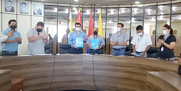 Obras Públicas instala Wi-Fi gratuito en la Universidad Amazónica de Pando y fija descuentos en paquetes de teleeducación