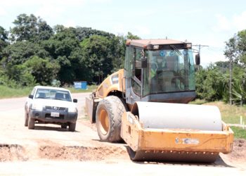 Obras Públicas desembolsa más de Bs. 500 millones para el mantenimiento y construcción de carreteras