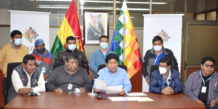 Montaño presenta cronograma de socialización de la Ley 1386 y el Plan de Desarrollo Económico Social con Transportistas del país