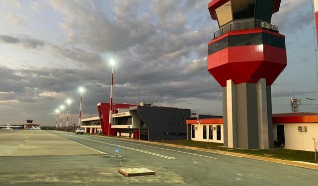 Ministro Montaño pide a los trabajadores de AASANA no alinearse al golpismo
