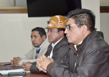 Gobierno ratifica acuerdo que garantiza construcción de puente en Mapiri y se levantan bloqueos en La Paz
