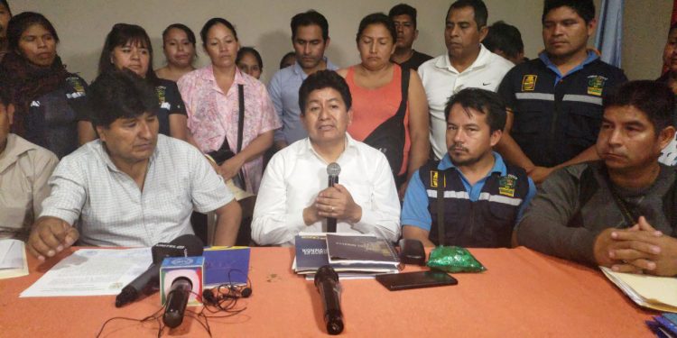 Gobierno garantiza construcción de la doble vía en Chimoré y se levantan los bloqueos