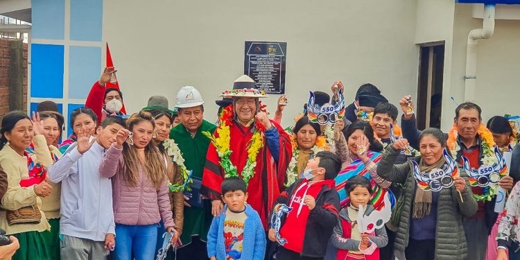 ¡Histórico!: Gobierno beneficia con 550 viviendas más a Oruro en su mes aniversario