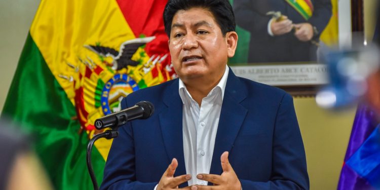 Montaño augura soluciones en reunión con autoridades de Tarija sobre deudas y un financiamiento trabado