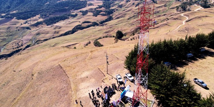 La localidad Rinconada se beneficia con una radio base para acceder a telefonía e internet móvil