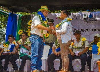Gobierno construye viviendas para 76 familias de San Julián y El Torno, con inversión de Bs 6.489.613