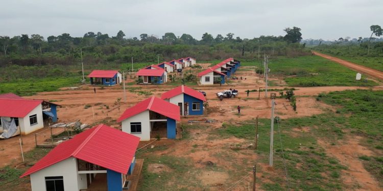 ¡Millonaria inversión para Sena!: Presidente beneficia a familias con 30 viviendas y 7 radio bases