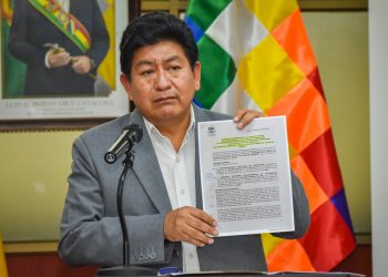 Gobierno firma convenio para construir la doble vía Caracollo – Colomi, tramo 2B Confital – Bombeo