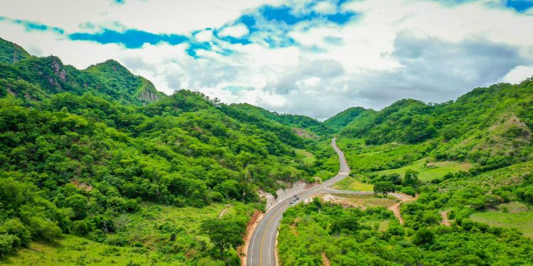 Gobierno hace realidad la carretera Muyupampa – Ipati y la recibe de forma provisional