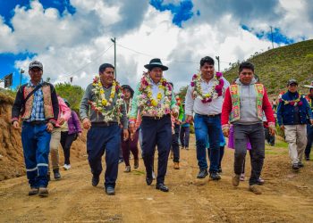 Gobierno anuncia la apertura, ampliación y mantenimiento de caminos en el municipio de Arque, Cochabamba