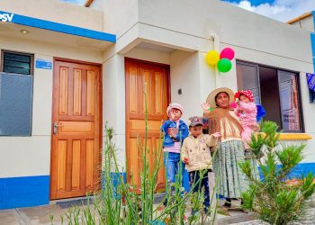 Gobierno beneficia con 129 viviendas a El Alto y suma 1.568 en 3 años de gestión