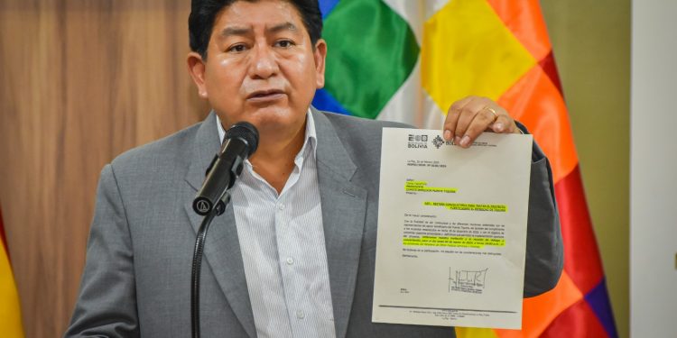 Gobierno invita a reunión a representantes de Tiquina para agilizar la construcción del puente