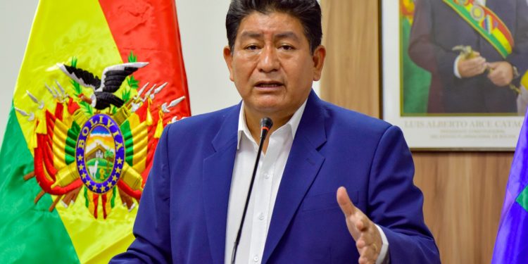 Gobierno anuncia avance de obras en la línea amarilla del Tren Metropolitano de Cochabamba