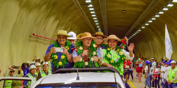 Tercera ruta entre oriente y occidente se hace realidad: Gobierno entrega en Chuquisaca el Túnel Incahuasi